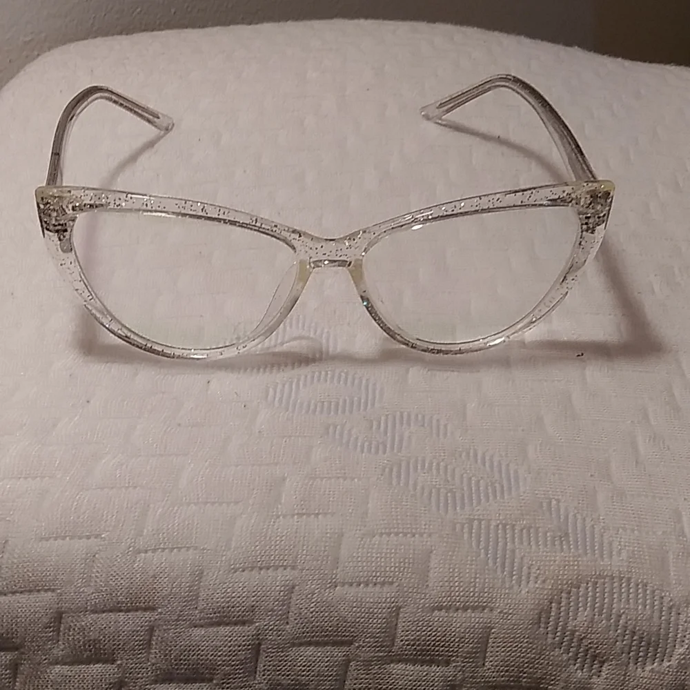 Women's Fashion Glasses - Picture 2 of 6